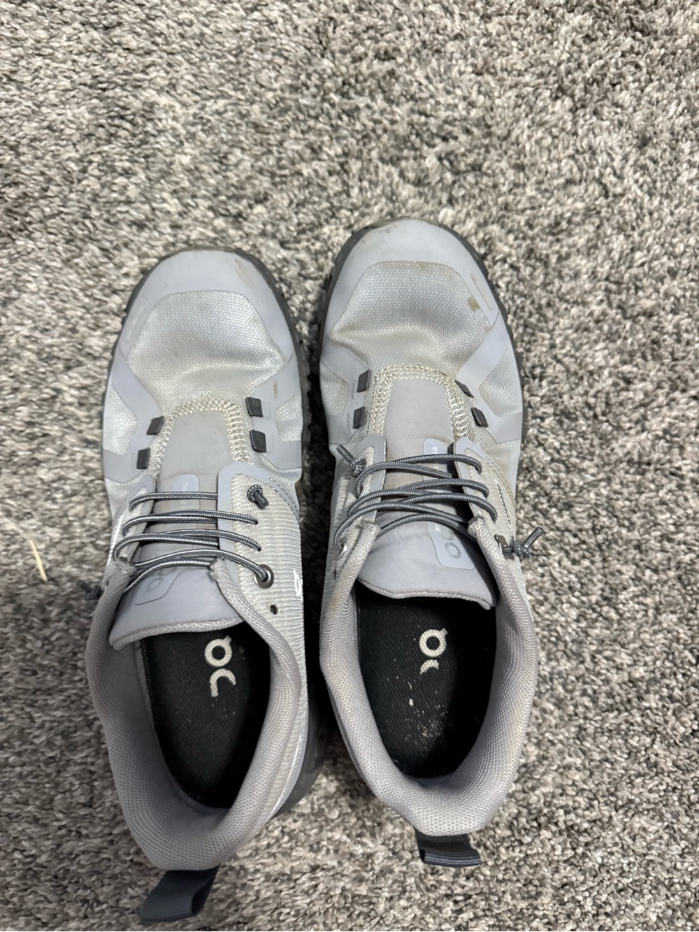 On Cloud Running Women's Light Gray/White Athletic Sneakers